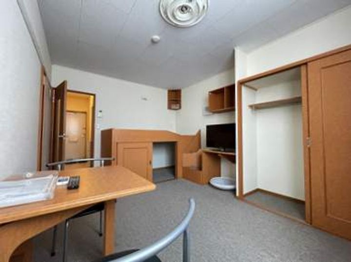 レオパレスW WEST208の居間