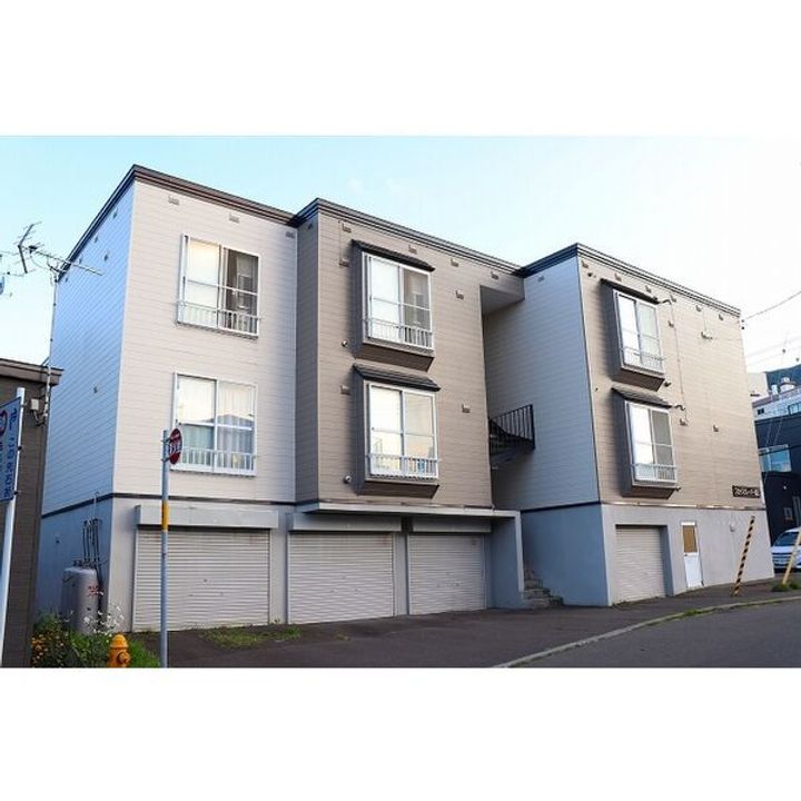 スカイスクレーバー富丘の外観