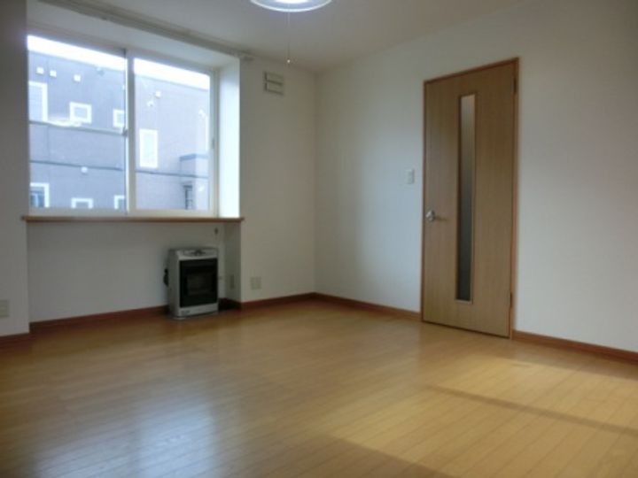 條野ハイツGⅡ202の居間