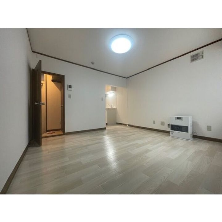 ルシーダ西野の居間