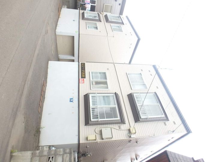 ルシーダ西野の外観