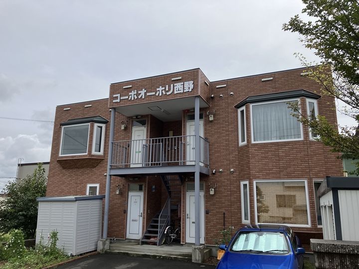 コーポオーホリ西野の外観