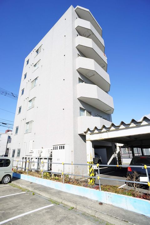 北海道札幌市西区二十四軒四条4丁目の賃貸マンションの外観