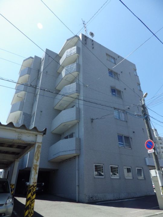 北海道札幌市西区二十四軒四条4丁目の賃貸マンションの外観