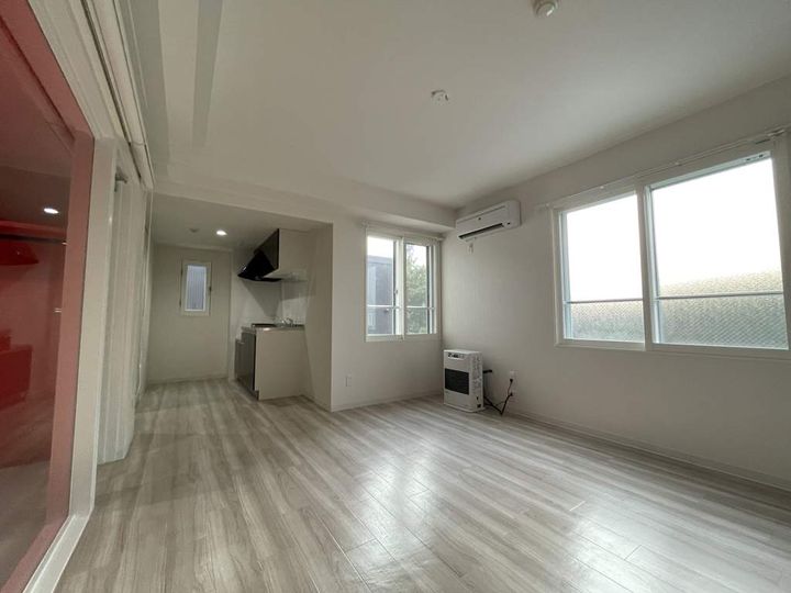 LIVING WITH MOTO402の居間