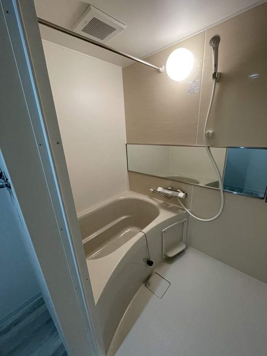 LIVING WITH MOTO402の風呂