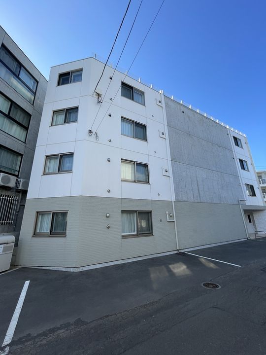 CLUB PREMIER発寒の外観