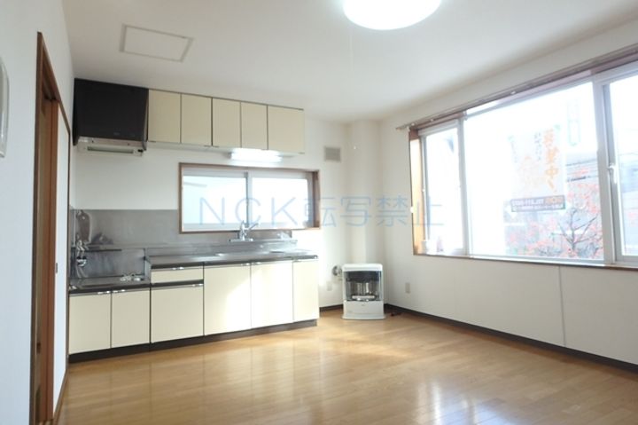 越智ビル202の居間