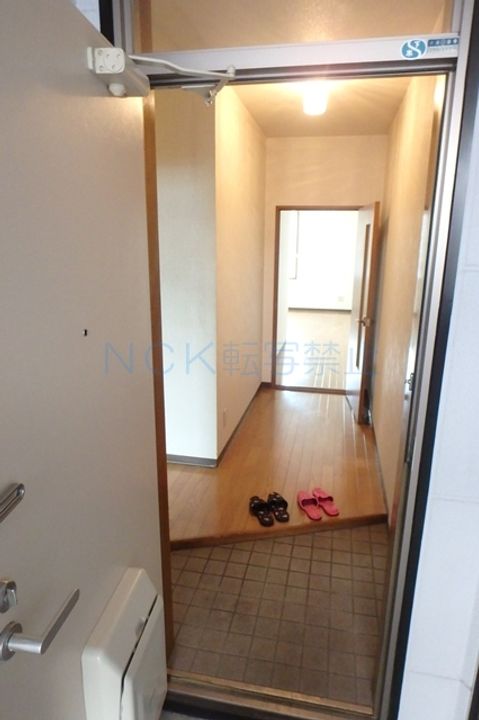 越智ビル202の玄関