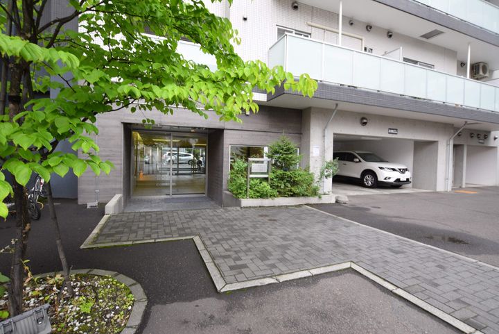グランカーサ裏参道の外観