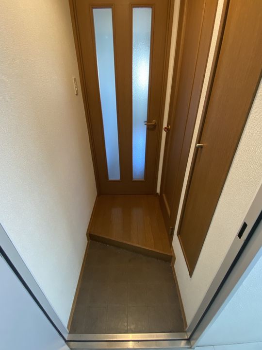 フォレスト裏参道00405の玄関