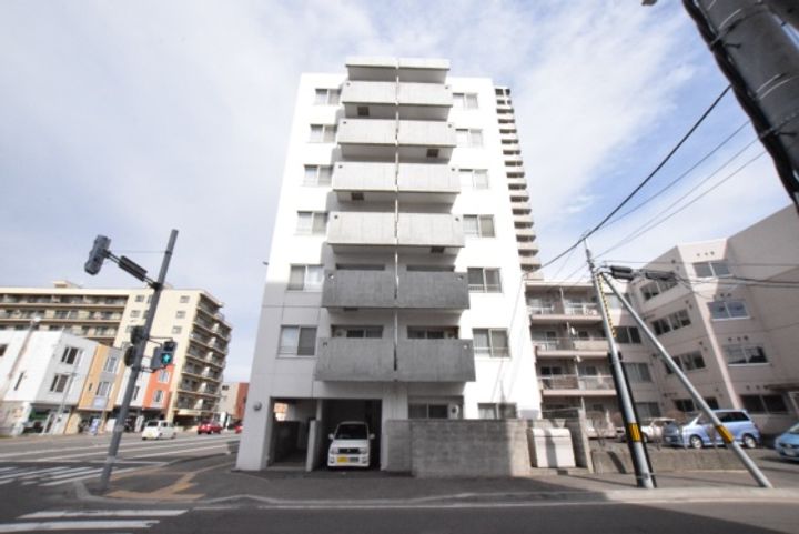 ブラントゥール伏見の外観