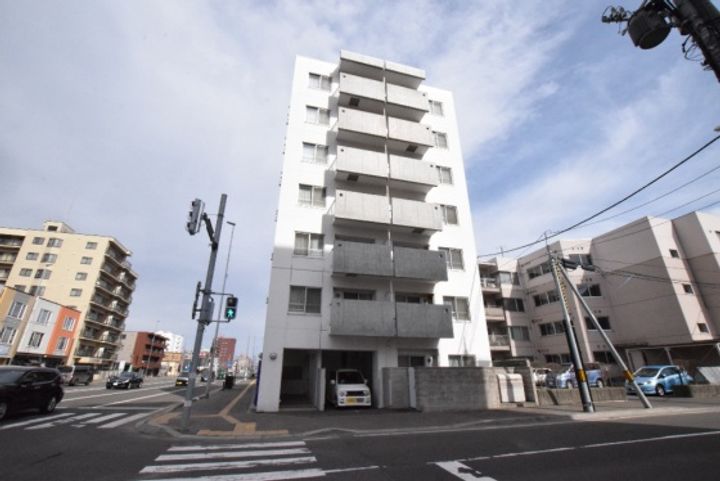 ブラントゥール伏見の外観