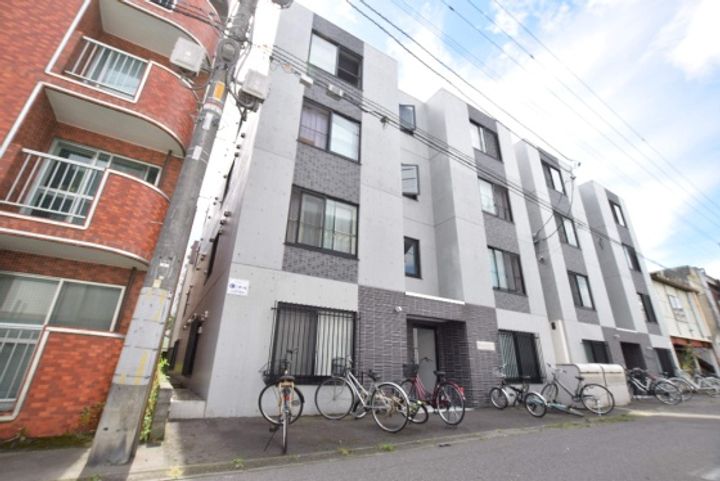 Reussir S8W8の外観