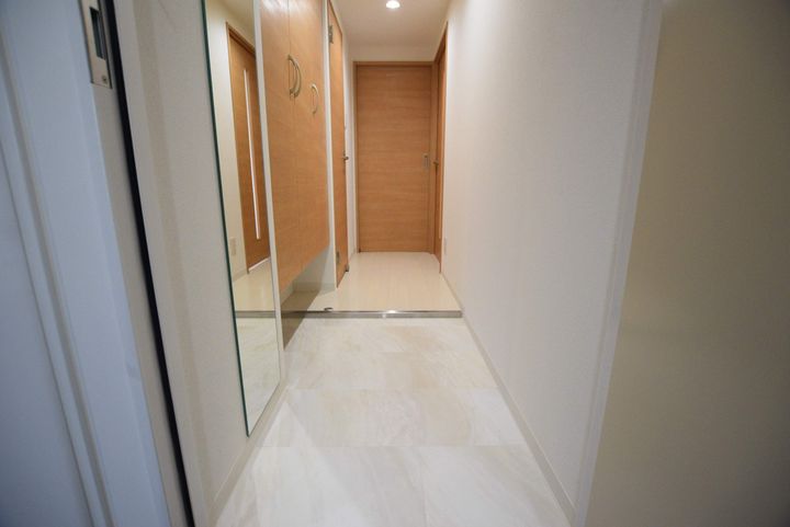 クレマティス円山の玄関