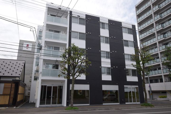 クレマティス円山の外観