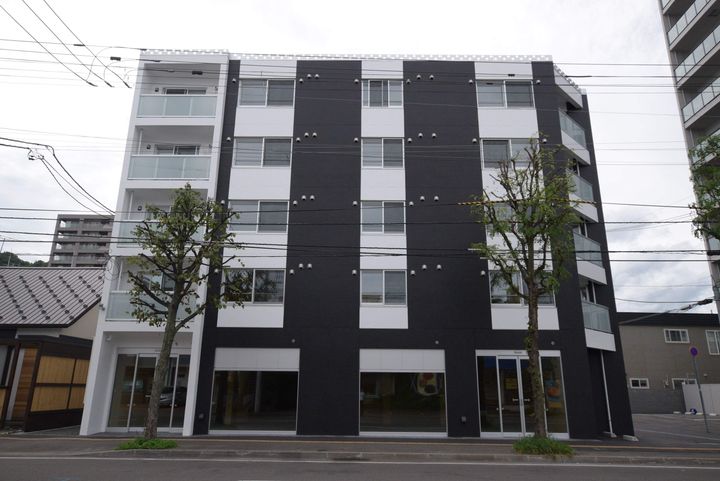 クレマティス円山の外観