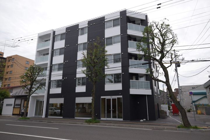 クレマティス円山の外観