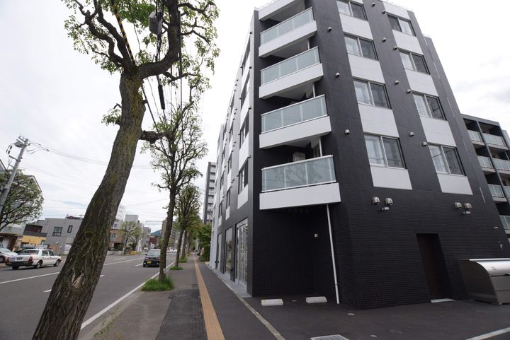 クレマティス円山の外観