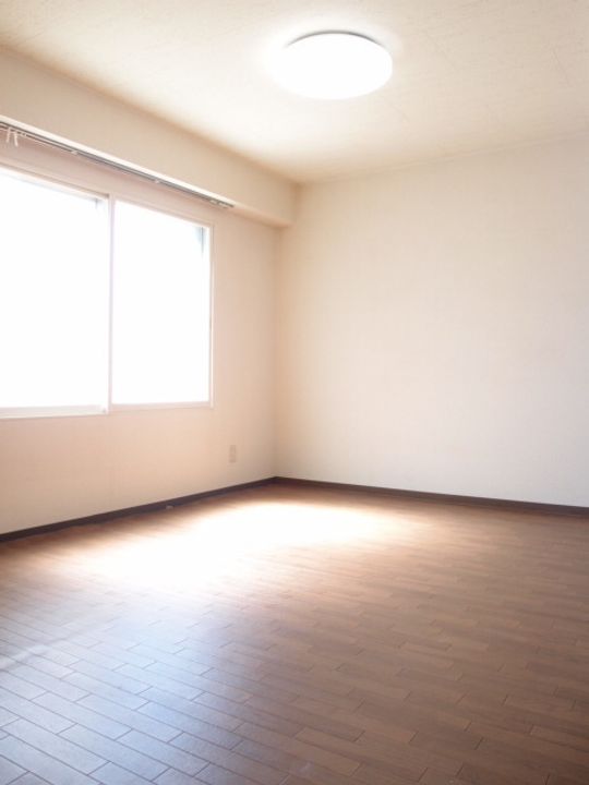 8・4サウンドビル401の内装