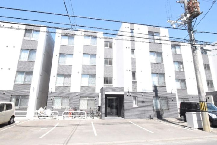 サンステージ澄川3ー1の外観