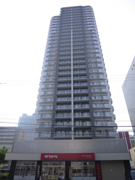 パシフィックタワー札幌の外観