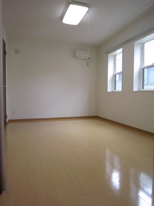 ステラ円山北町の居間