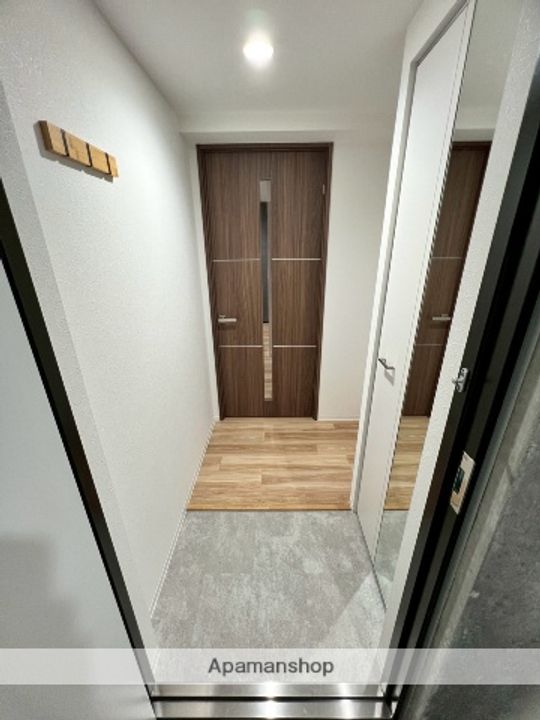 北海道札幌市中央区南十六条西6丁目の賃貸マンションの玄関