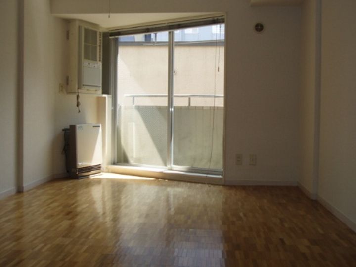 シティパル北円山207の居間