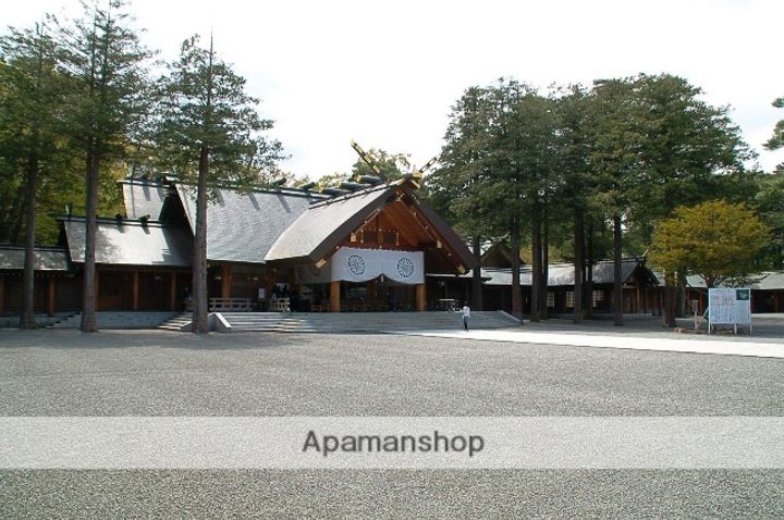 ルーヴル21の周辺