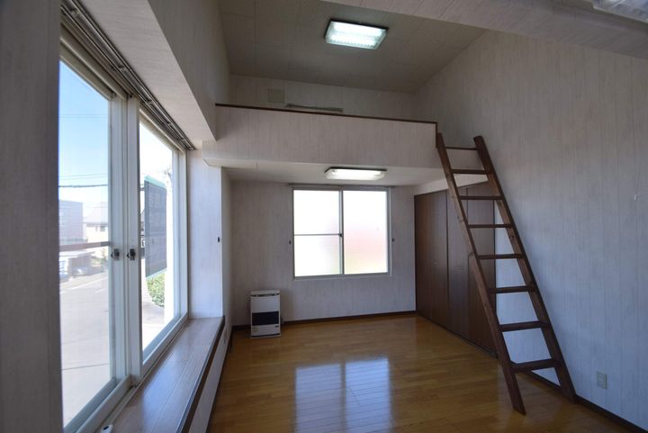 アパルテN6・21201の居間