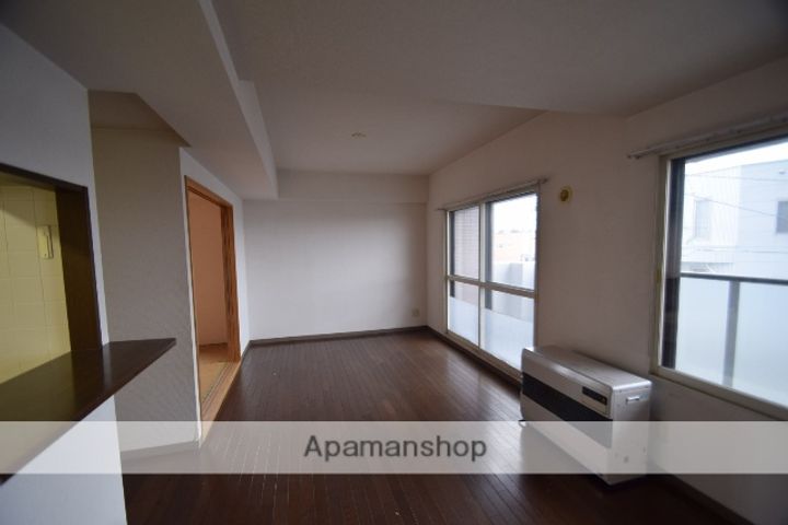 トーアパレス豊岡の居間