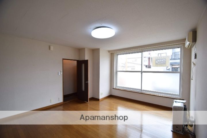 ビエナBの居間