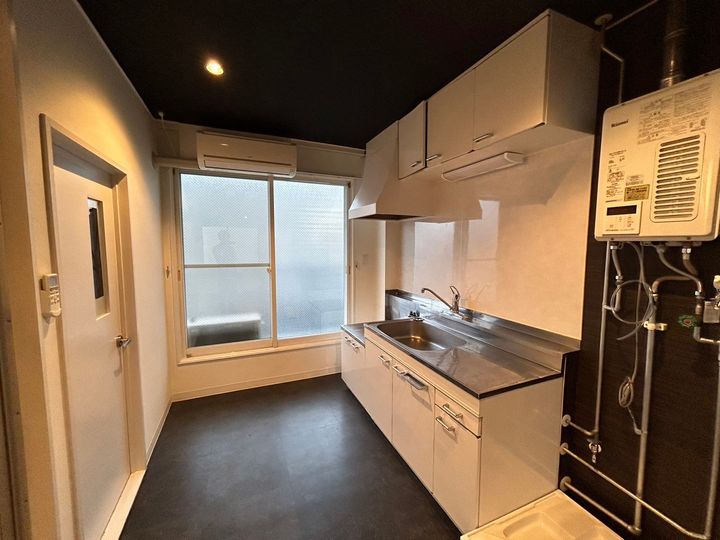 東堂ビル203の居間