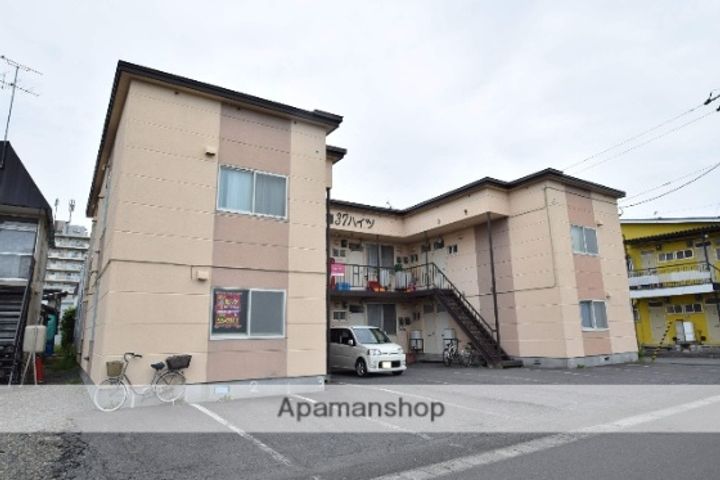 川端3.7ハイツの外観