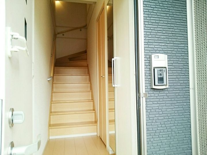 カリンパニの玄関