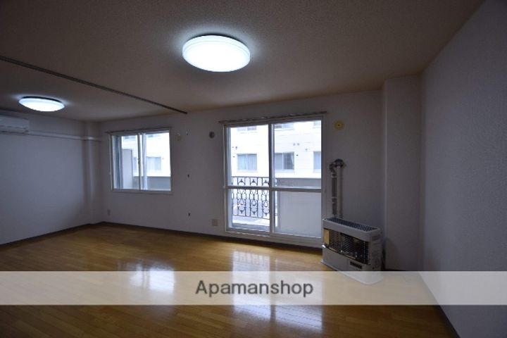 エスティ三番館3号館の居間