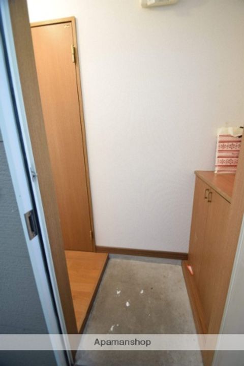 タイトリバー202の玄関