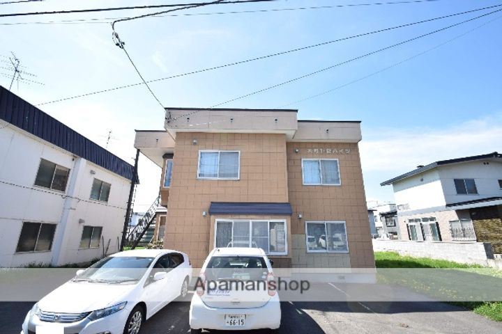 大町1・2ハイツの外観