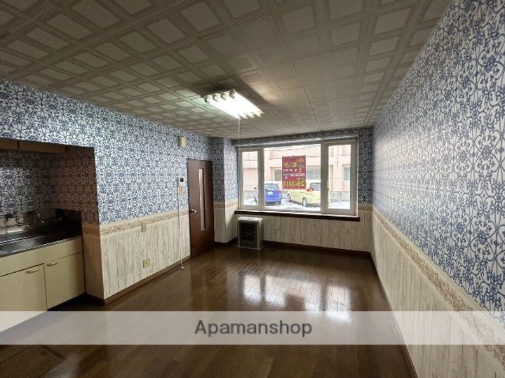 グラナダ75の居間