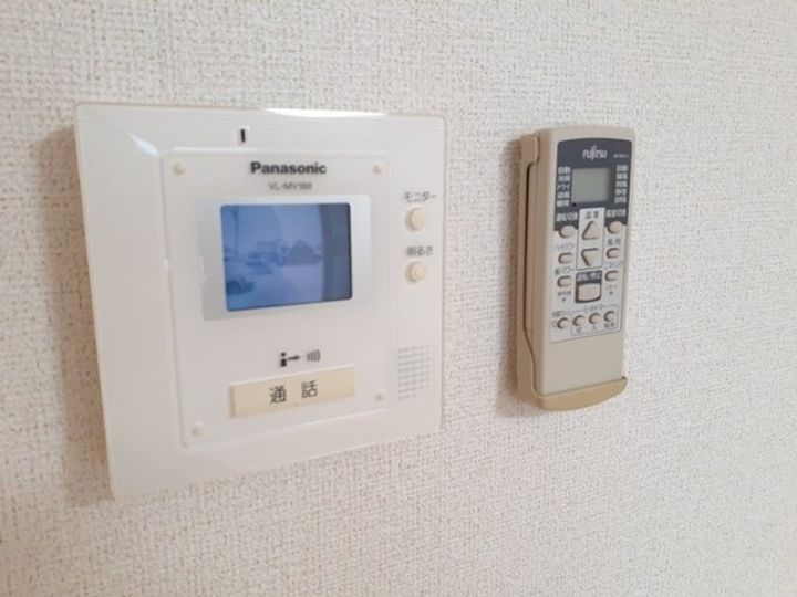サム・ソラーレのその他画像