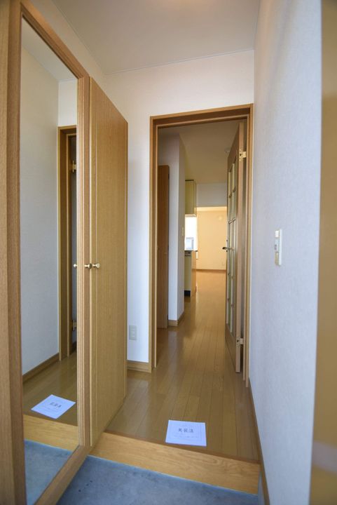 メゾン北彩都Cの玄関