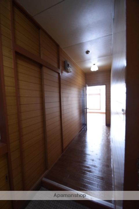 2条ハイツの玄関