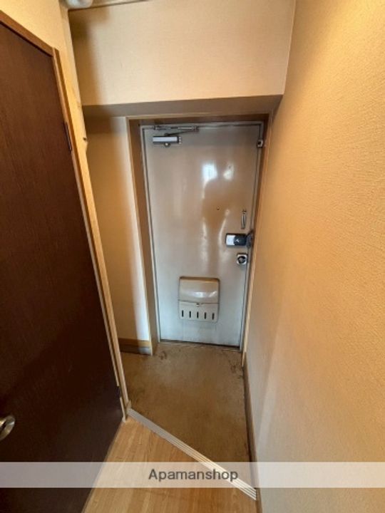 エーコー2条ビルの玄関