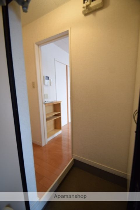 クローバーA棟の玄関