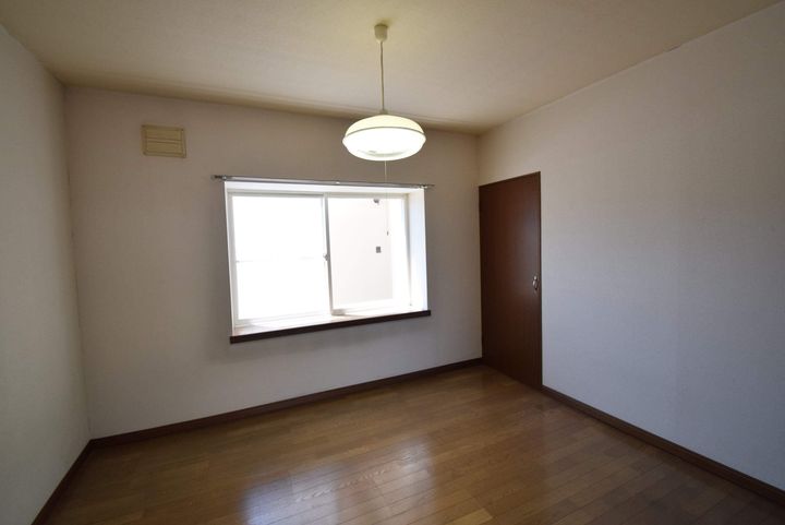 ルピナス近文の内装