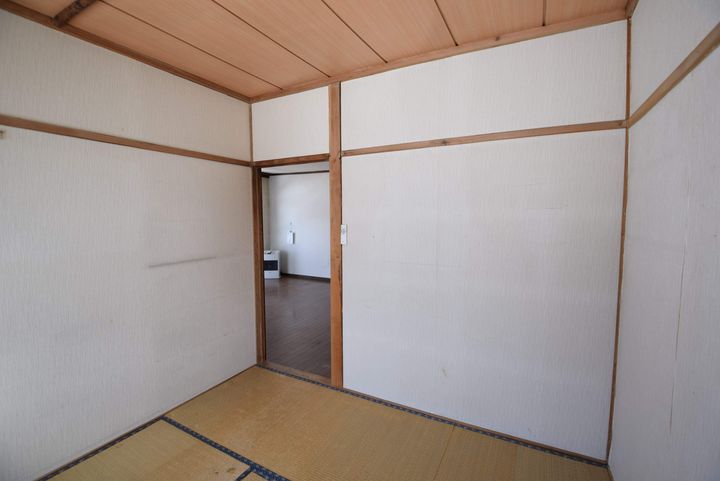 日成マンションA202の内装