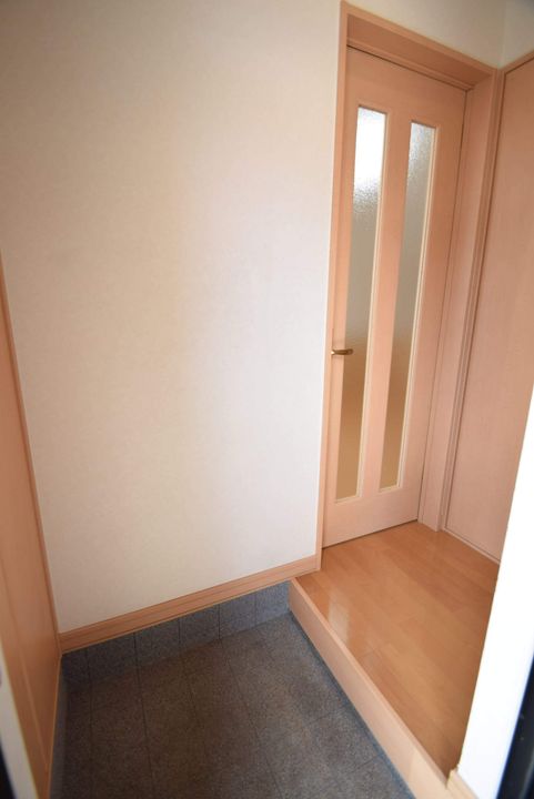 ライフ2.13101の玄関