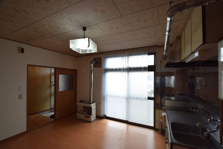 成川マンションC202の居間