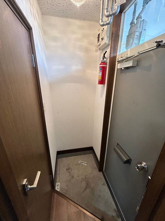 セブンハイツB6の玄関